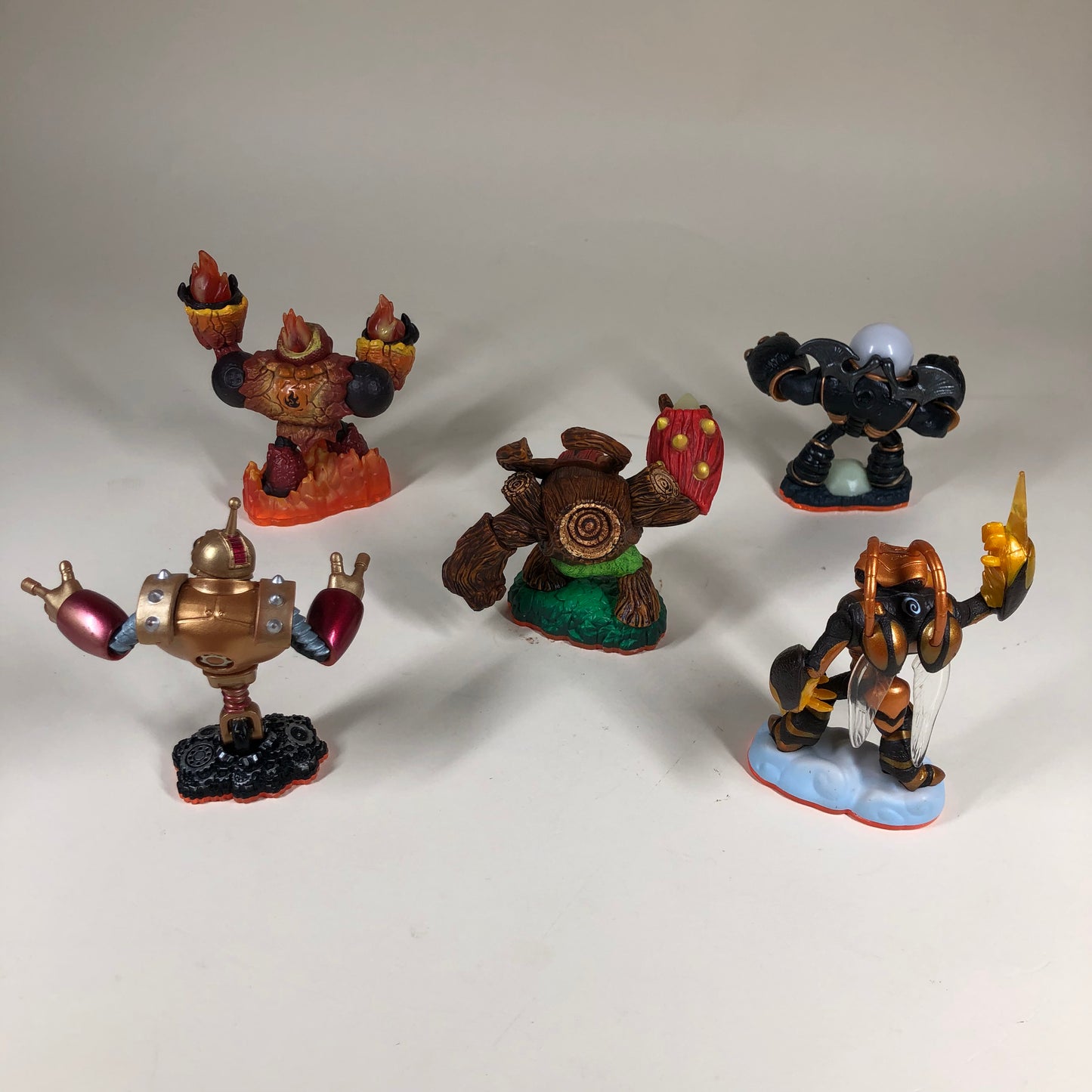 Nintendo XBox PlayStation Skylanders 37 Misc Playable Figurines and Portal of Power