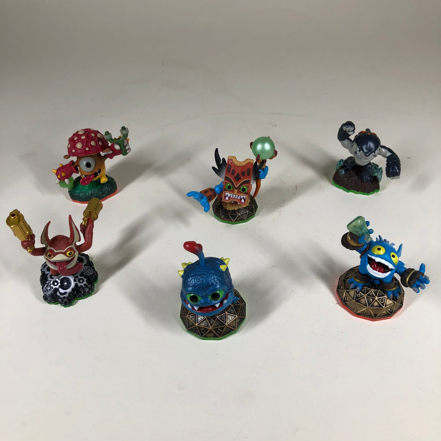 Nintendo XBox PlayStation Skylanders 37 Misc Playable Figurines and Portal of Power
