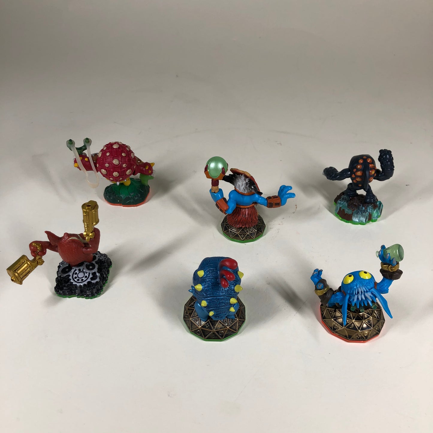 Nintendo XBox PlayStation Skylanders 37 Misc Playable Figurines and Portal of Power