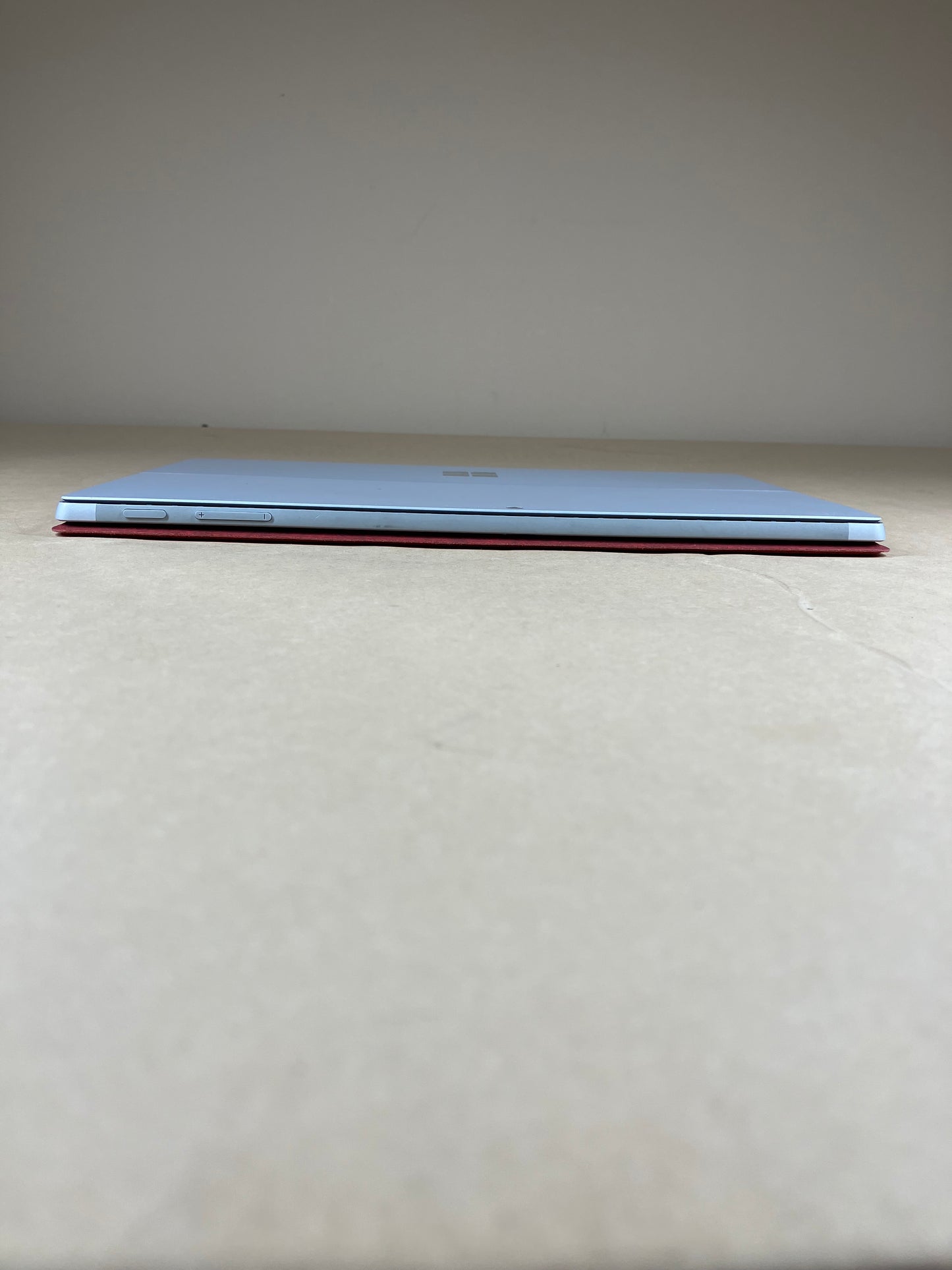 Microsoft Surface Pro 5 1796 12.3" i5-7300U 2.6GHz 4GB RAM 128GB SSD