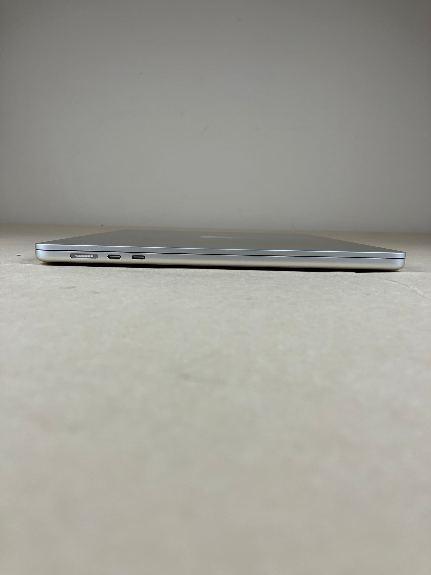 2023 Apple MacBook Air 15" M2 10C GPU 3.5GHz 8GB RAM 512GB SSD MQKV3LL/A