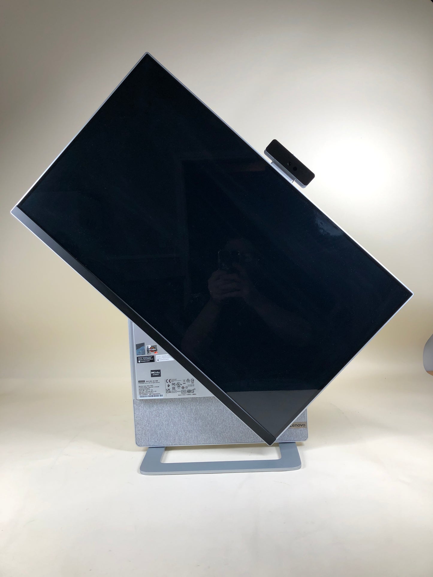 Lenovo YOGA AIO 7 27ACH6 27" Ryzen 7 5800H 3.20GHz 16GB RAM