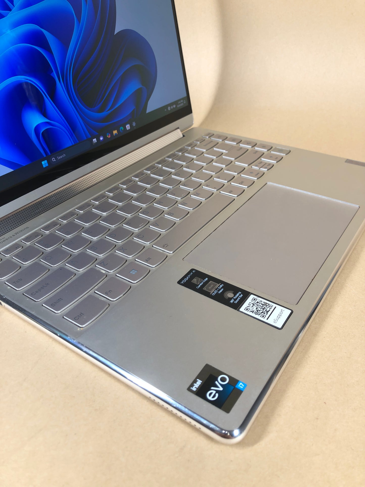 Lenovo Yoga 9 14IRP8 14IRP8 I7-1360P 2.20GHz 16GB RAM 512GB SSD WIN 11 HOME