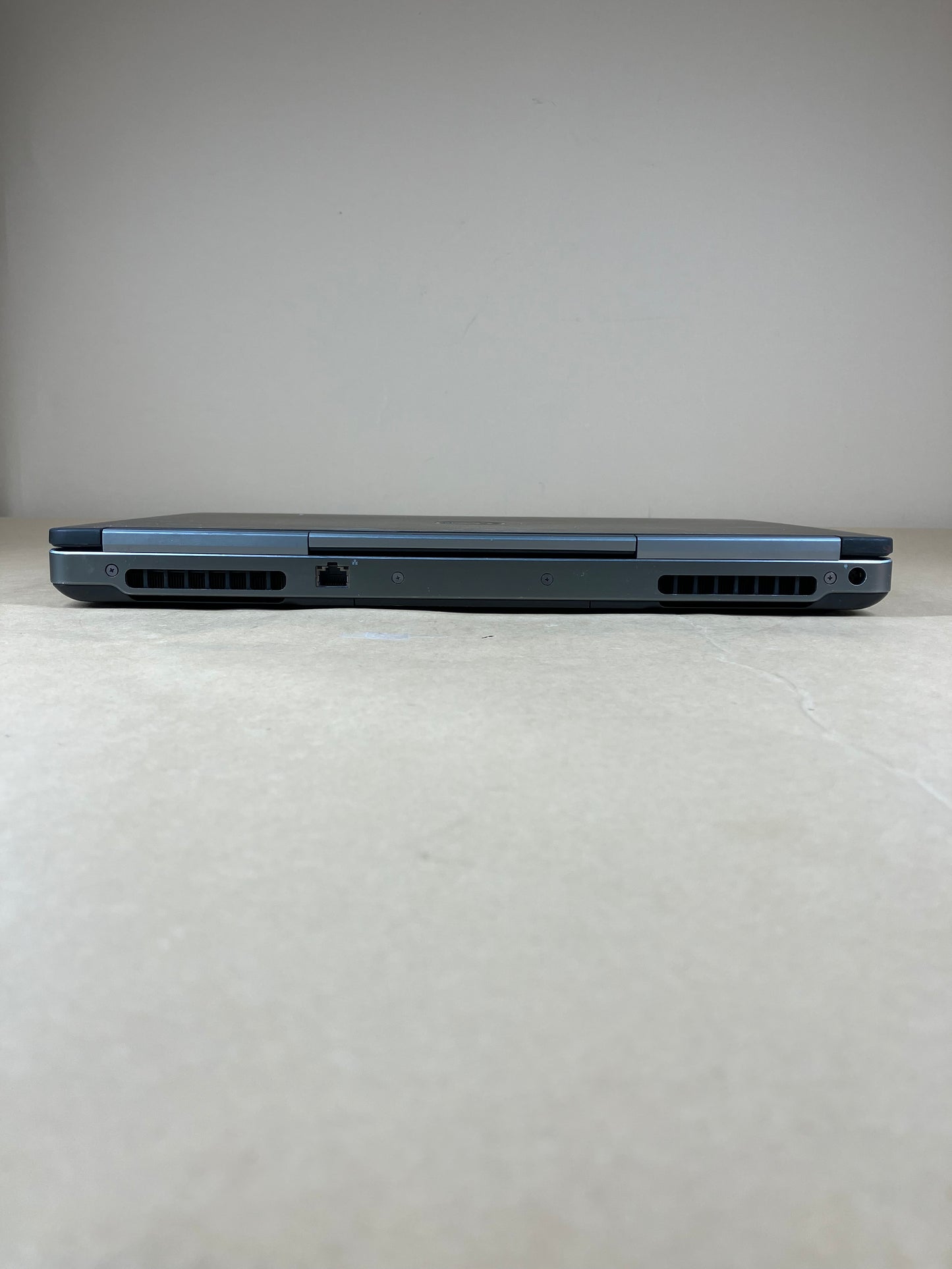 Dell Precision 7520 15.6" i7-6820HQ 2.7GHz 16GB RAM NO SSD Quadro M1200 NO OS