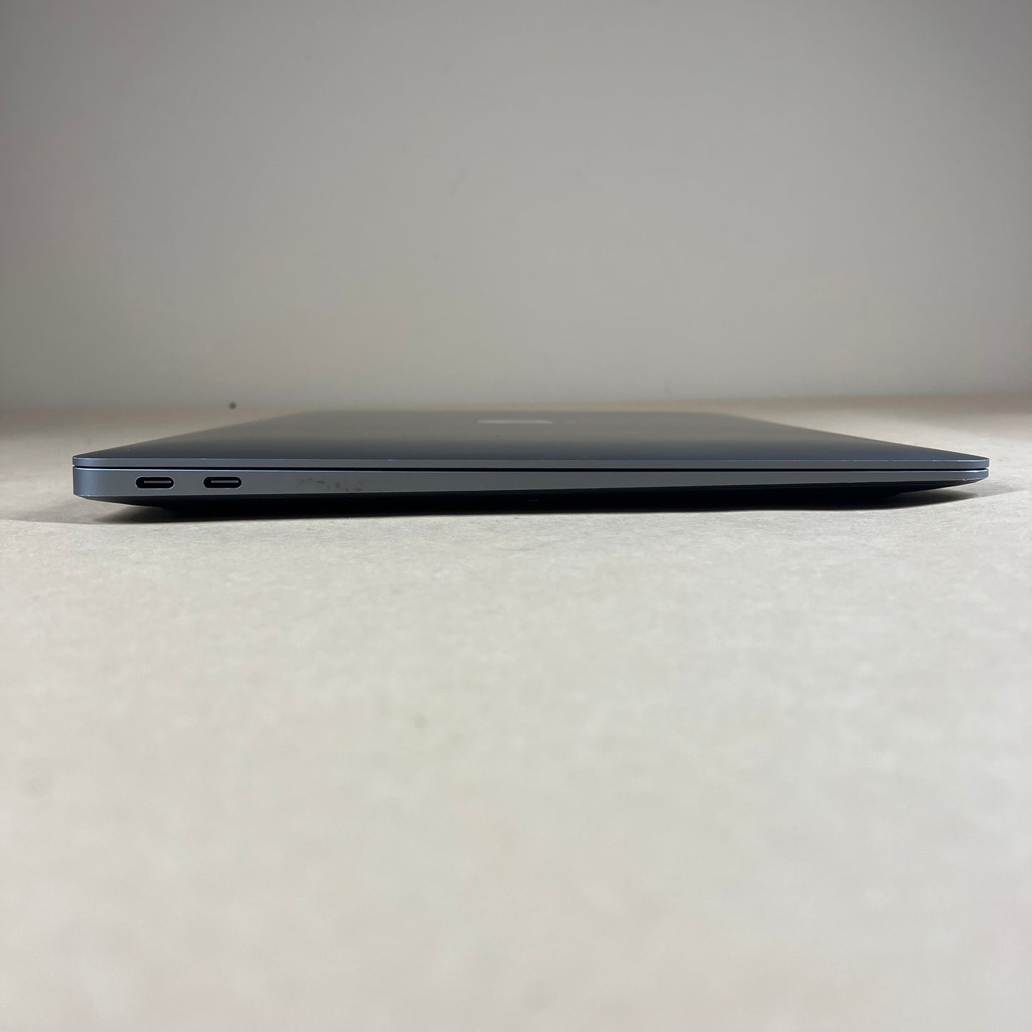 2020 Apple MacBook Air 13.3" M1 7C GPU 3.2GHz 8GB RAM 256GB SSD MGN63LL/A