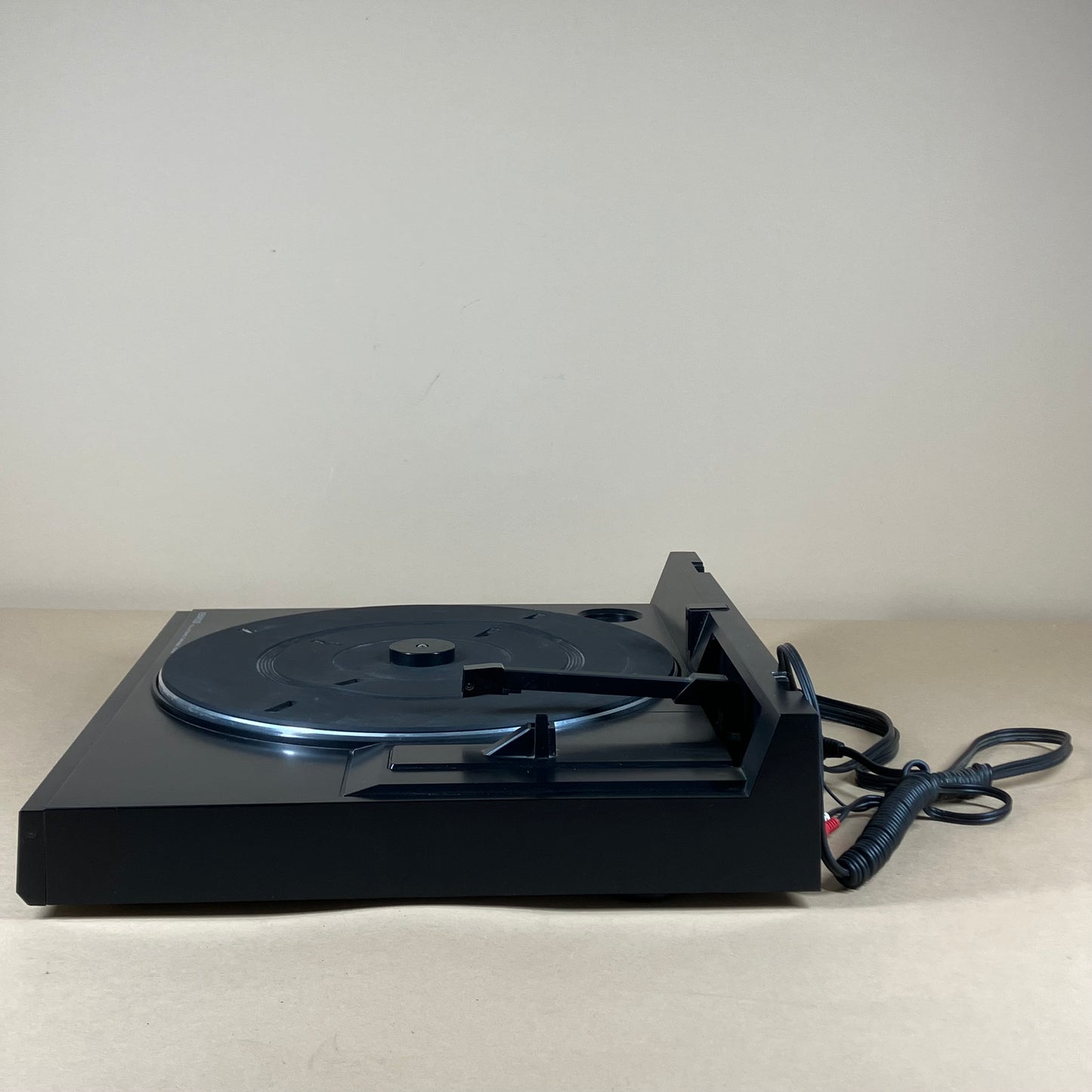 Kenwood KD-64F Linear Tracking Turntable 45680 No Lid or Needle