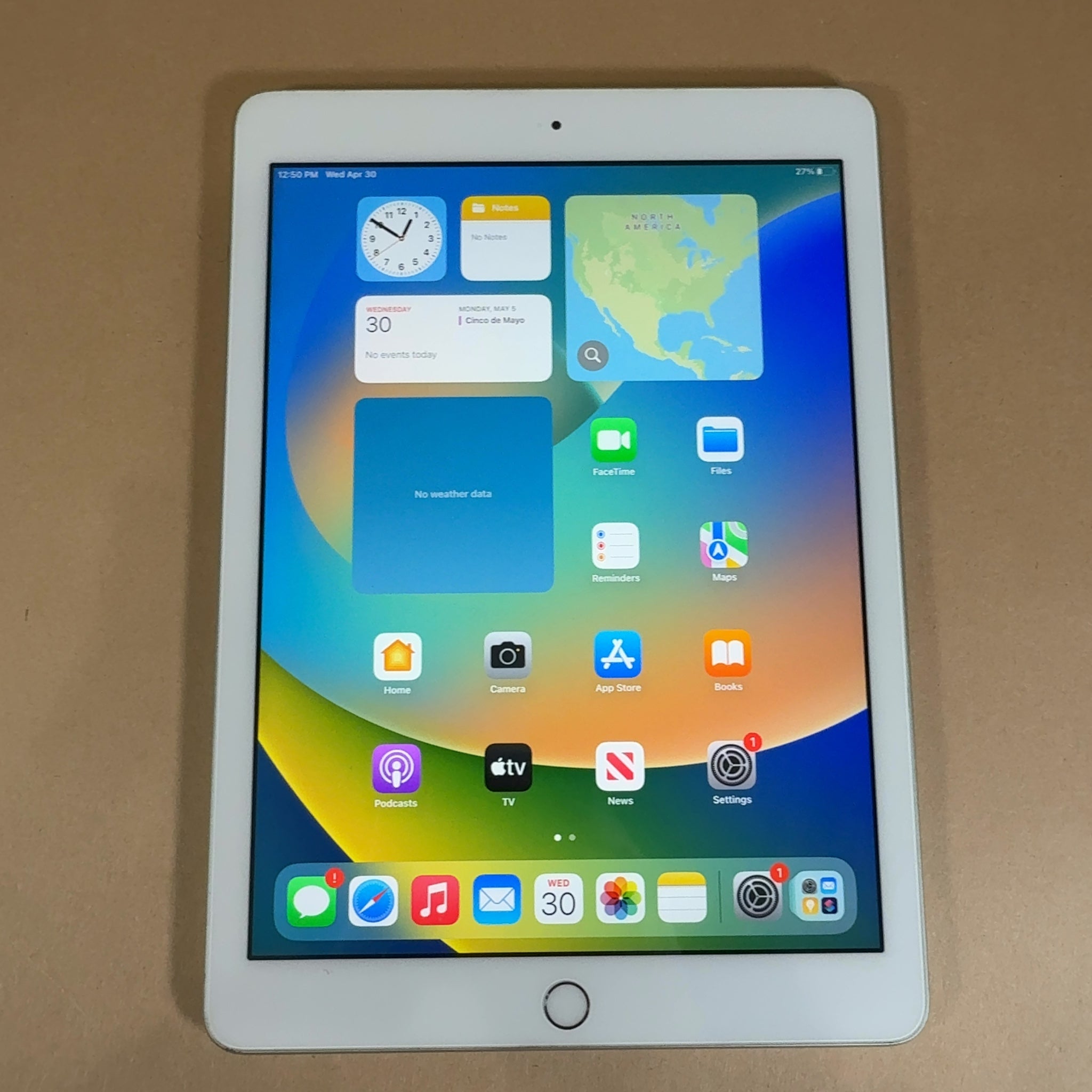 Apple iPad 第5世代 シルバー 128GB Wi-Fi A1822 Apple iPad 5 A1822 5th Gen 9.7