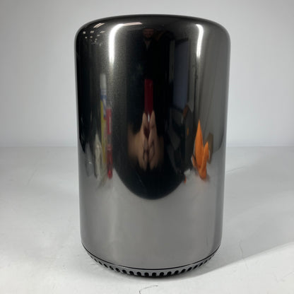 2013 Apple Mac Pro Quad Core Xeon E5 3.7GHz 32GB RAM 256GB SSD Silver A1481
