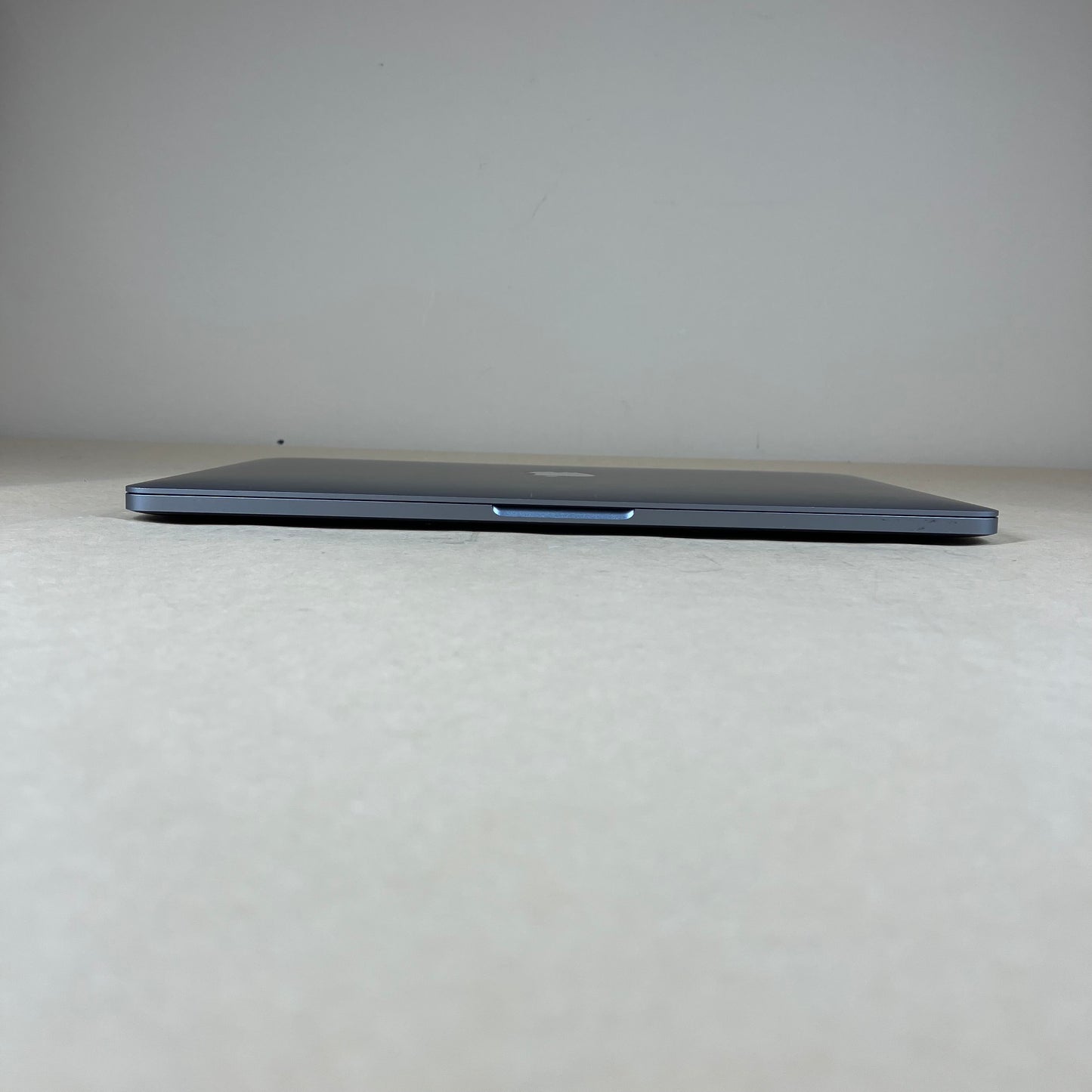 2017 Apple MacBook Air 13.3" i5 3.1GHz 8GB RAM 256GB SSD Space Gray BAD BATT