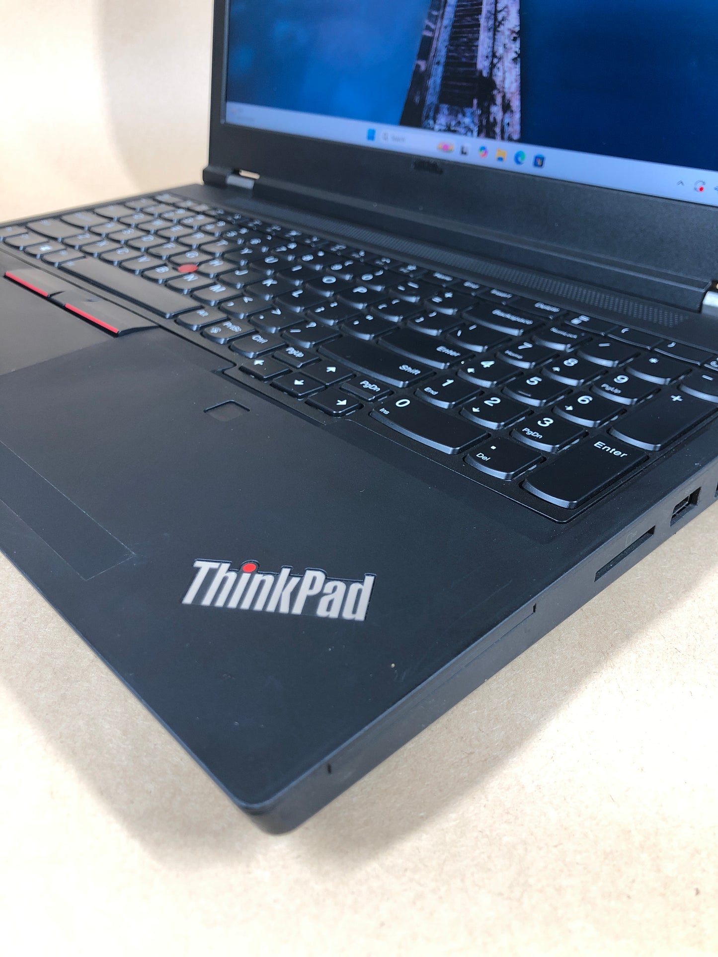 Lenovo ThinkPad P15 Gen 1 15" i7-10850H 2.7GHz 32GB RAM 512GB SSD Quadro T2000