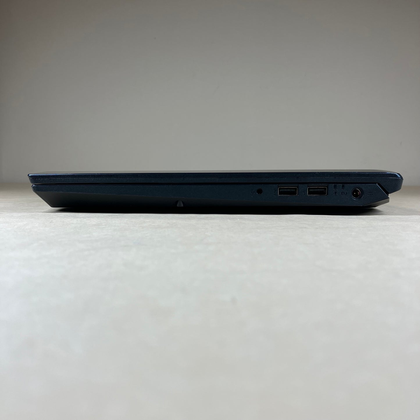 Acer Nitro 5 AN515-42 15.6" Ryzen 5 2500U 2.0GHz 8GB RAM 1TB HDD Radeon RX 560X