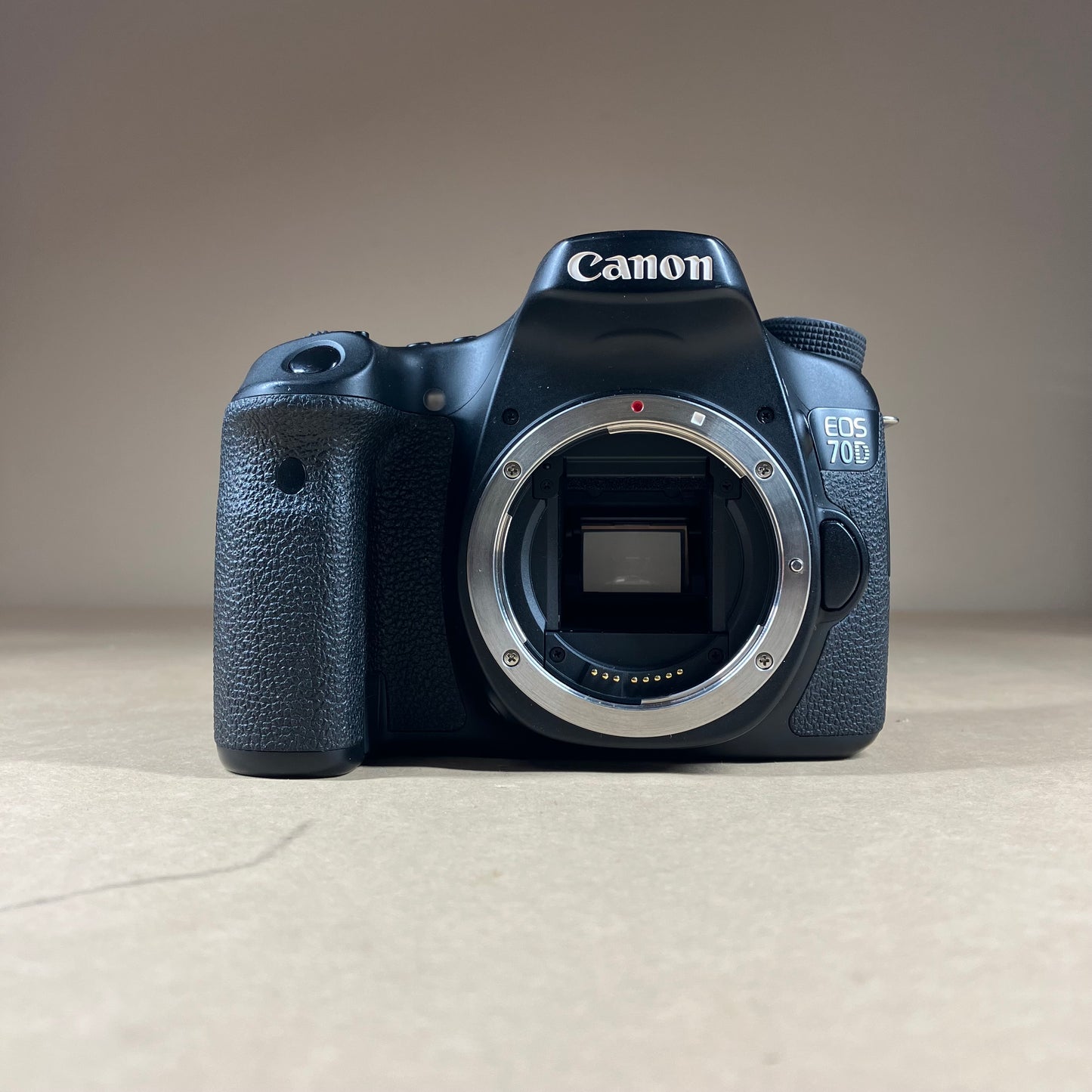 Canon EOS 70D with Canon 50 MM 1:18 STM Lens