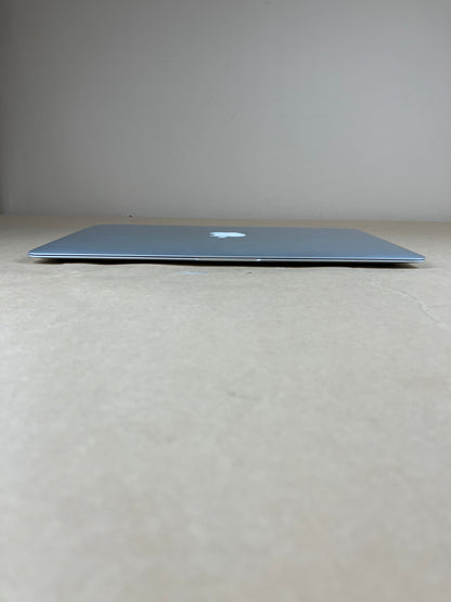 2017 Apple MacBook Air 13.3" i5 1.8GHz 8GB RAM 256GB SSD Silver A1466