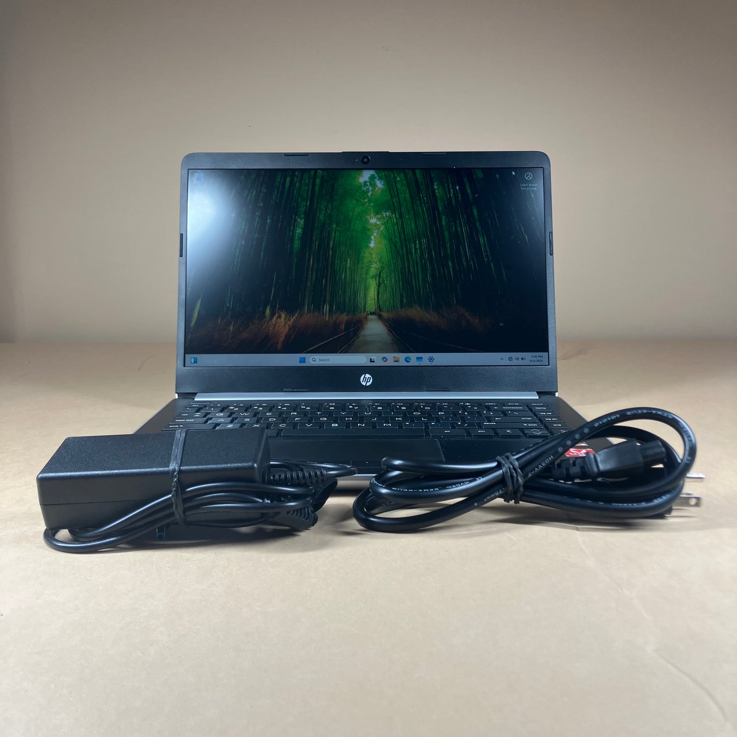 HP Notebook 14-DK0022WM 14" Ryzen 3200U 2.6GHz 4GB RAM 128GB SSD Radeon Vega 3