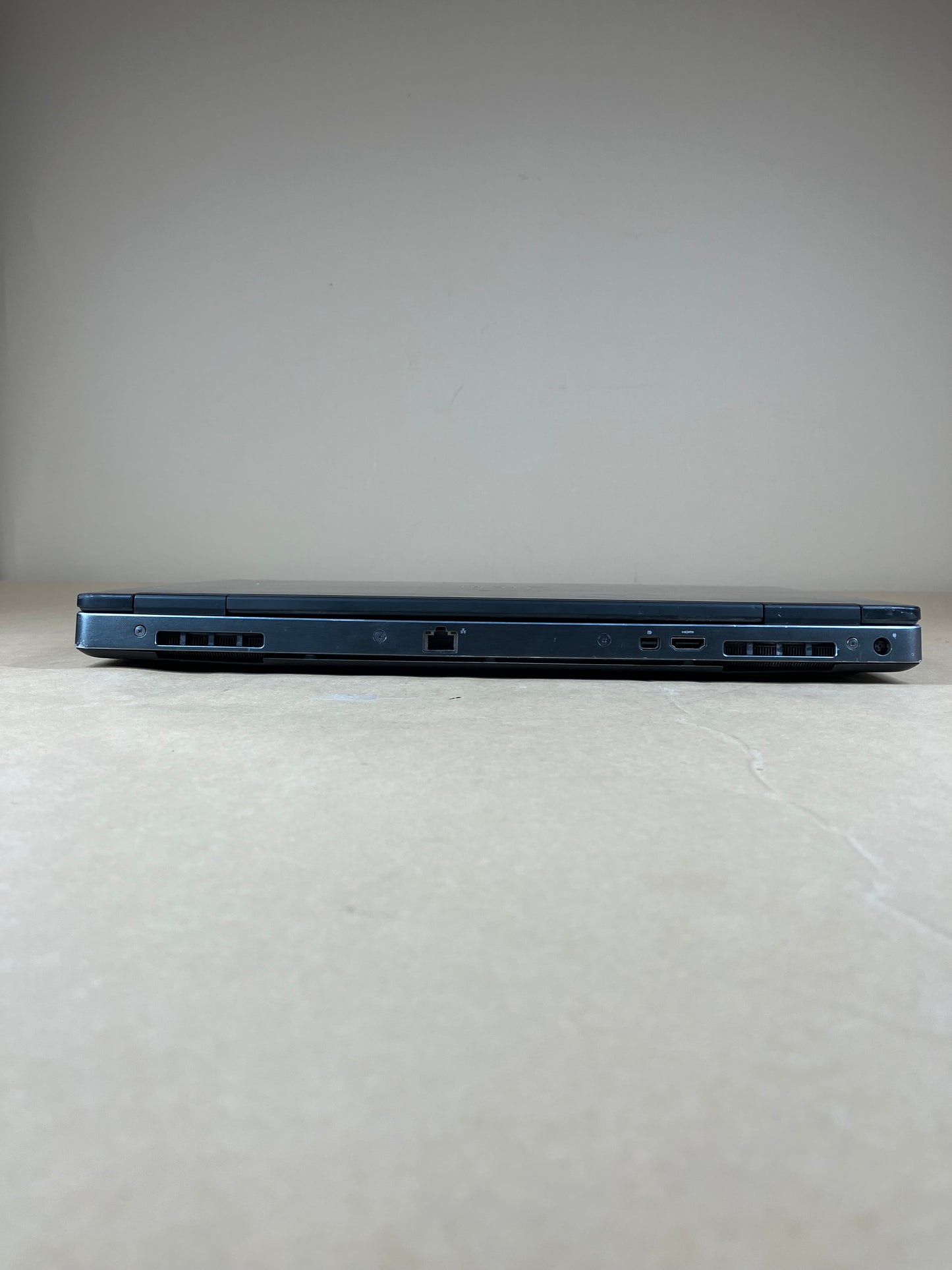 Dell Precision 7530 15.6" i7-8850H 2.6GHz 16GB RAM NO SSD Quadro P1000 NO OS