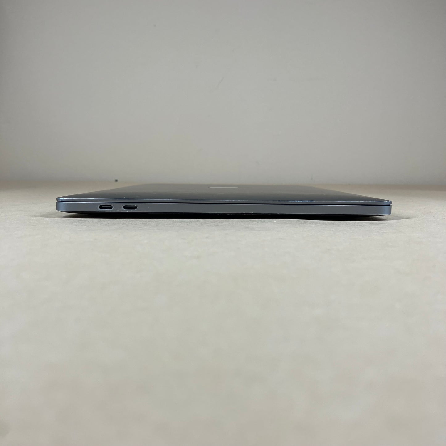 2017 Apple MacBook Air 13.3" i5 3.1GHz 8GB RAM 256GB SSD Space Gray A1706