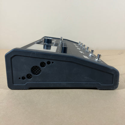 Fractal Audio FM9 (Mark 1) Amp Modeler / Foot Controller /  Audio Interface