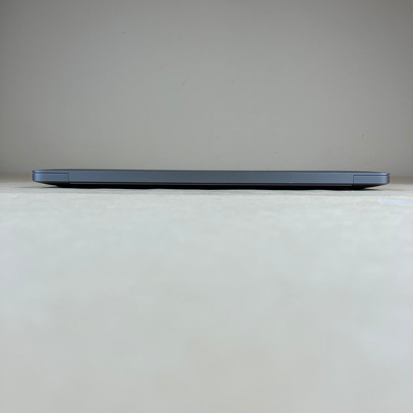 2020 Apple MacBook Air 13.3" M1 8 Core 3.2GHz 8GB RAM 256GB SSD MGN63LL/A