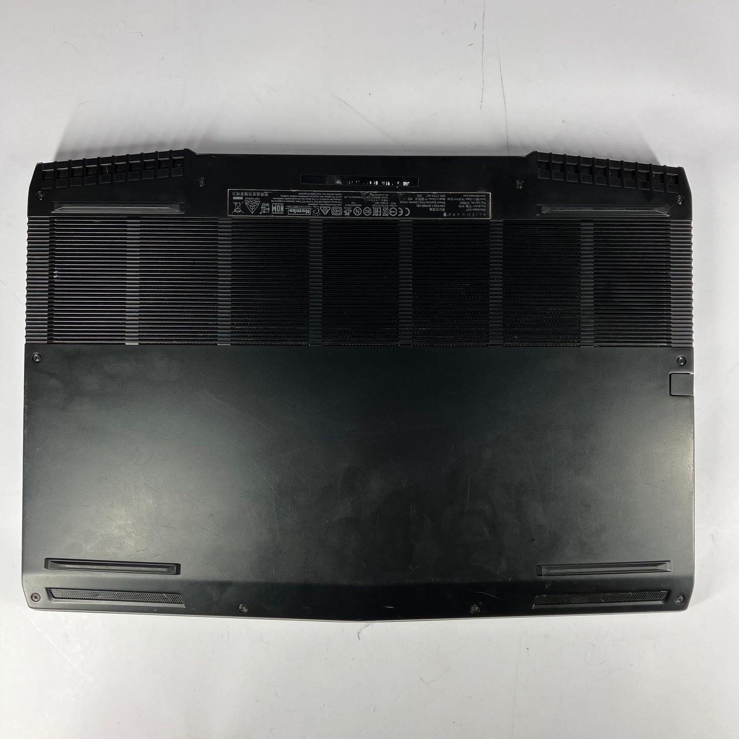Alienware M17 P37E 17.3" i7-8750H 2.2GHz 32GB RAM 2TB SSD GeForce RTX 2060
