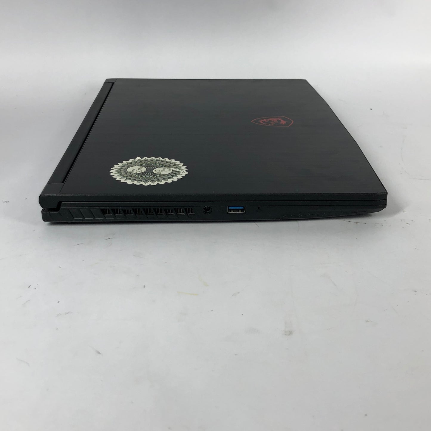 MSI Thin GF63 11UC 15.6" i7-11800H 2.3GHz 16GB RAM 512GB SSD GeForce RTX 3050