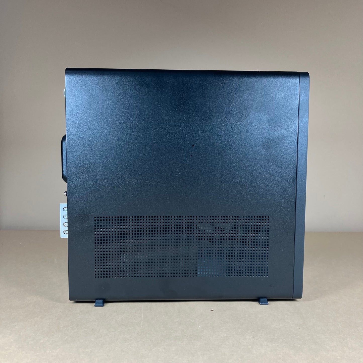 HP OmniDesk Slim S03-0010 Intel 300 3.90GHz 8GB RAM 256GB SSD