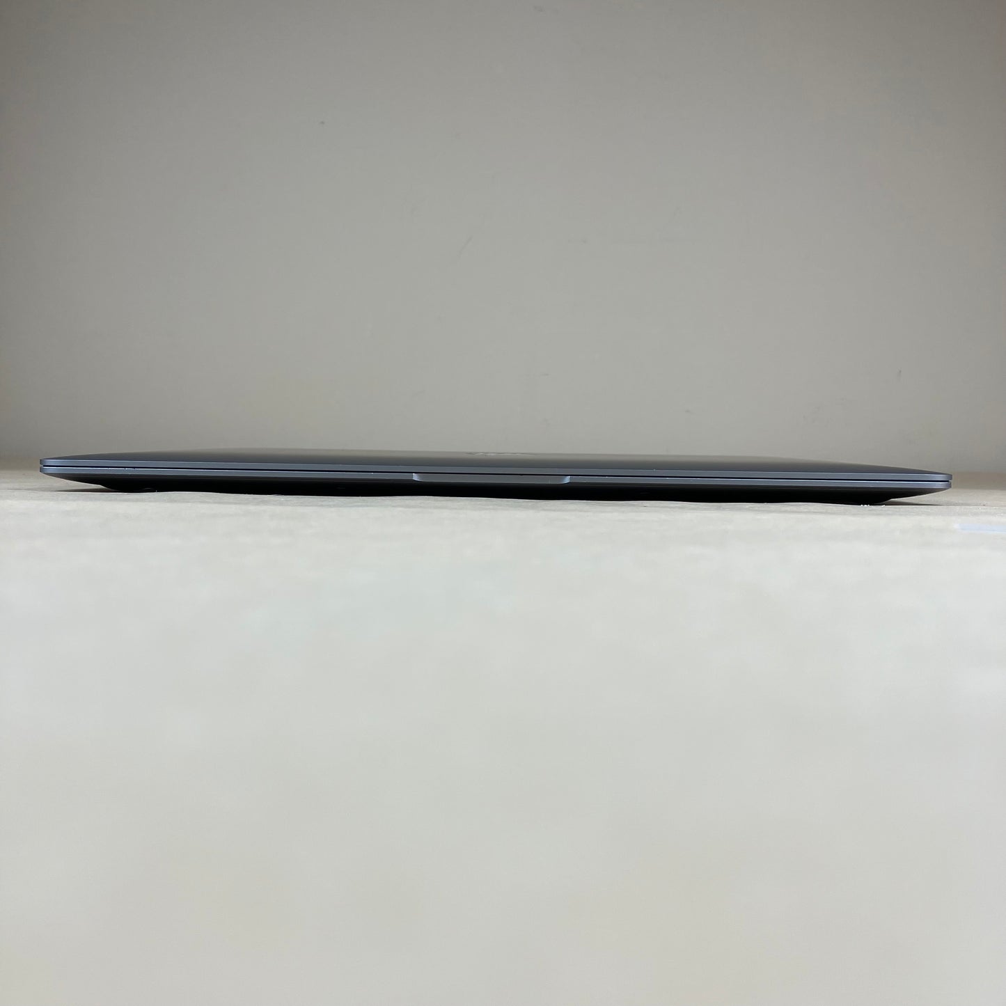 2020 Apple MacBook Air 13.3" M1 8 Core 3.2GHz 8GB RAM 256GB SSD MGN63LL/A