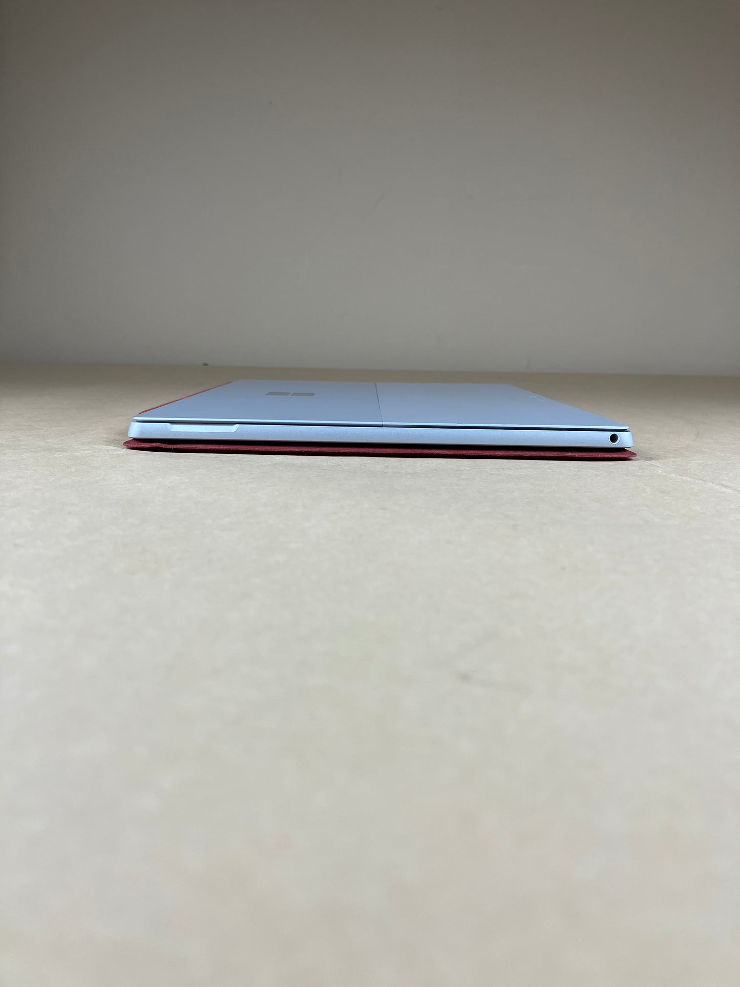 Microsoft Surface Pro 5 1796 12.3" i5-7300U 2.6GHz 4GB RAM 128GB SSD