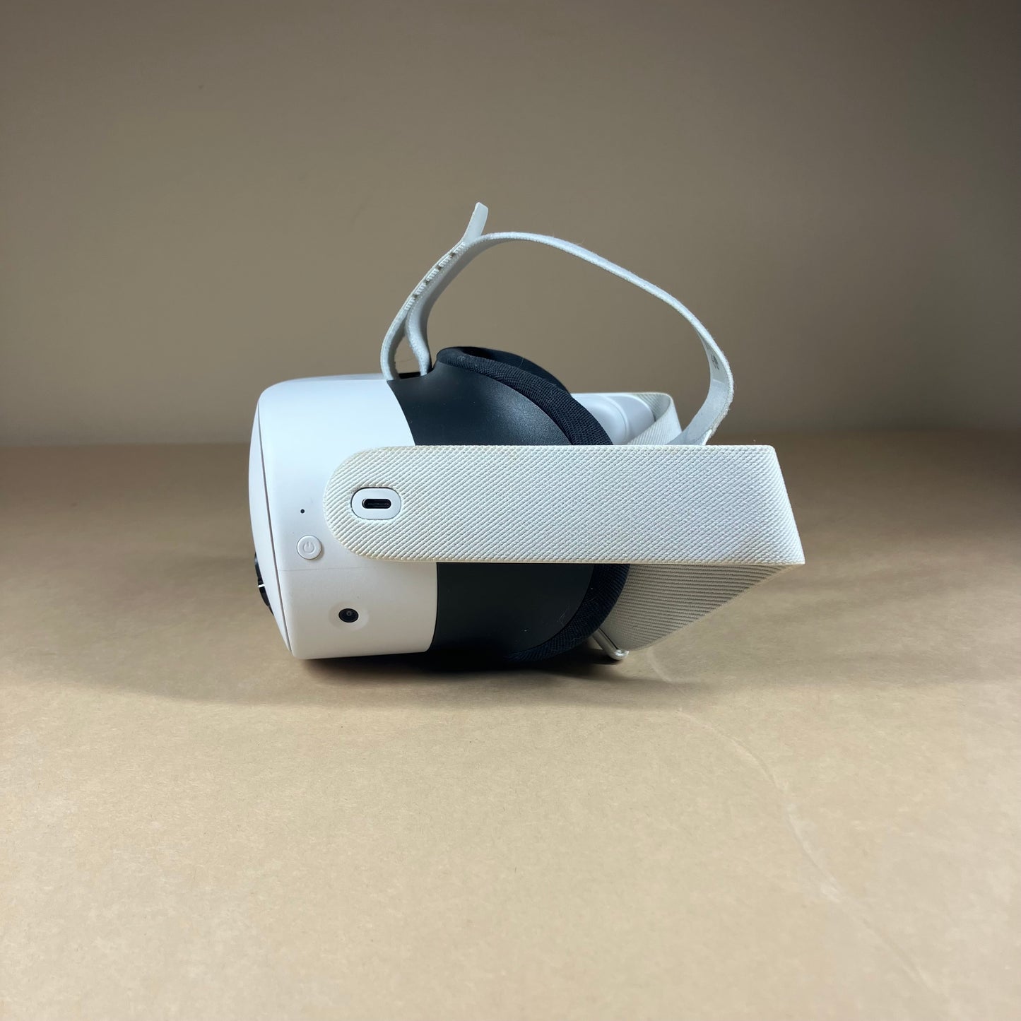 Meta Quest 3S 128GB Standalone All-in-One VR Headset P97