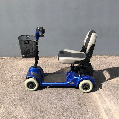 MERITS Mini-Coupe 4 Wheel Scooter S549