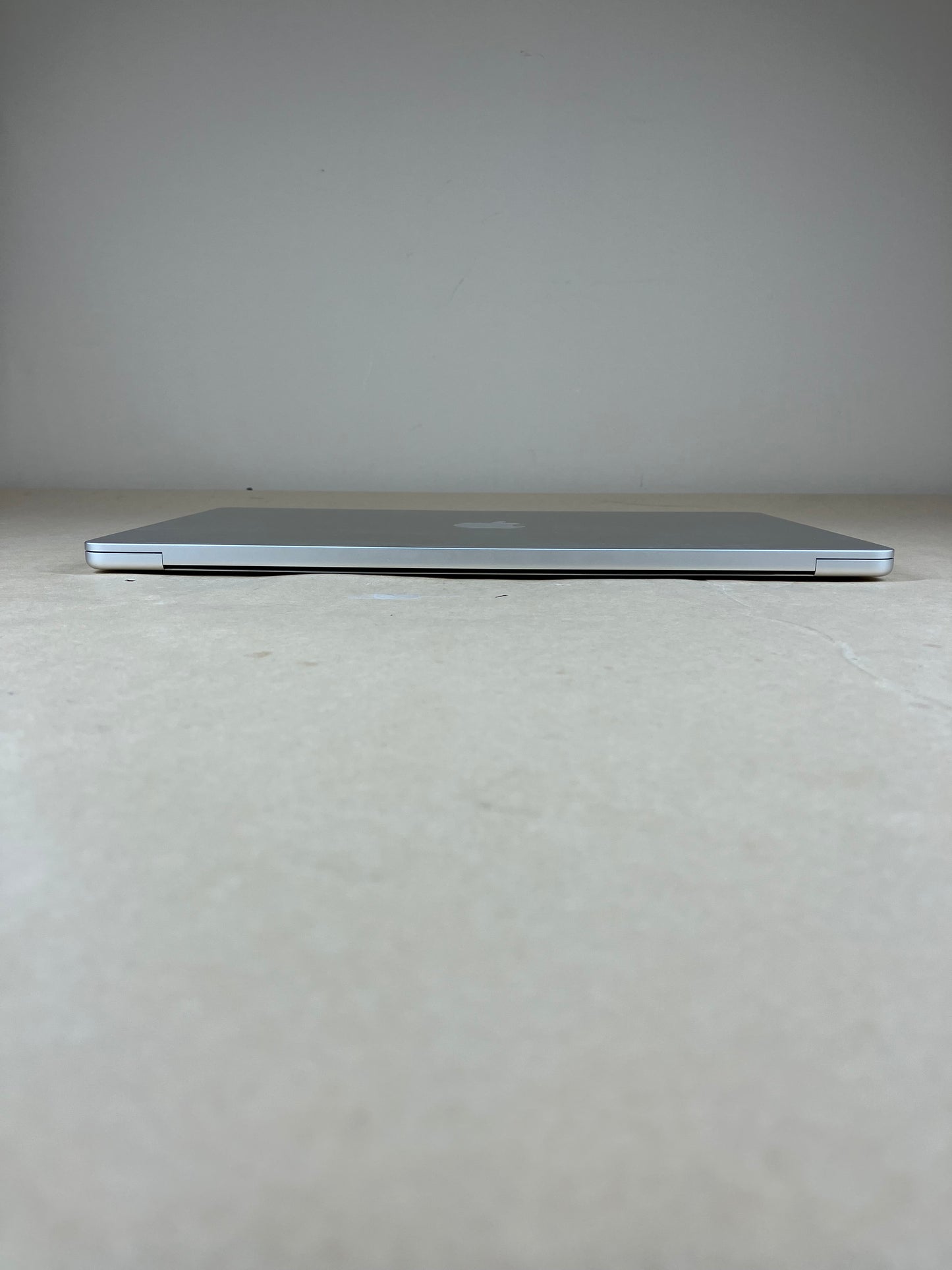 2023 Apple MacBook Air 15" M2 10C GPU 3.5GHz 8GB RAM 512GB SSD MQKV3LL/A