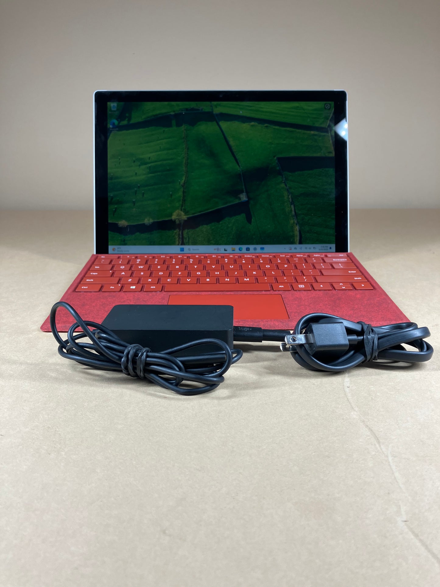 Microsoft Surface Pro 5 1796 12.3" i5-7300U 2.6GHz 4GB RAM 128GB SSD