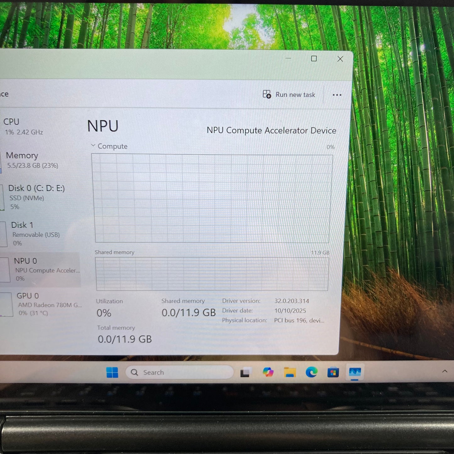 GPD Win Mini (2024) 7" AMD Ryzen 7 8840U 32GB RAM 2TB Black G1617-01