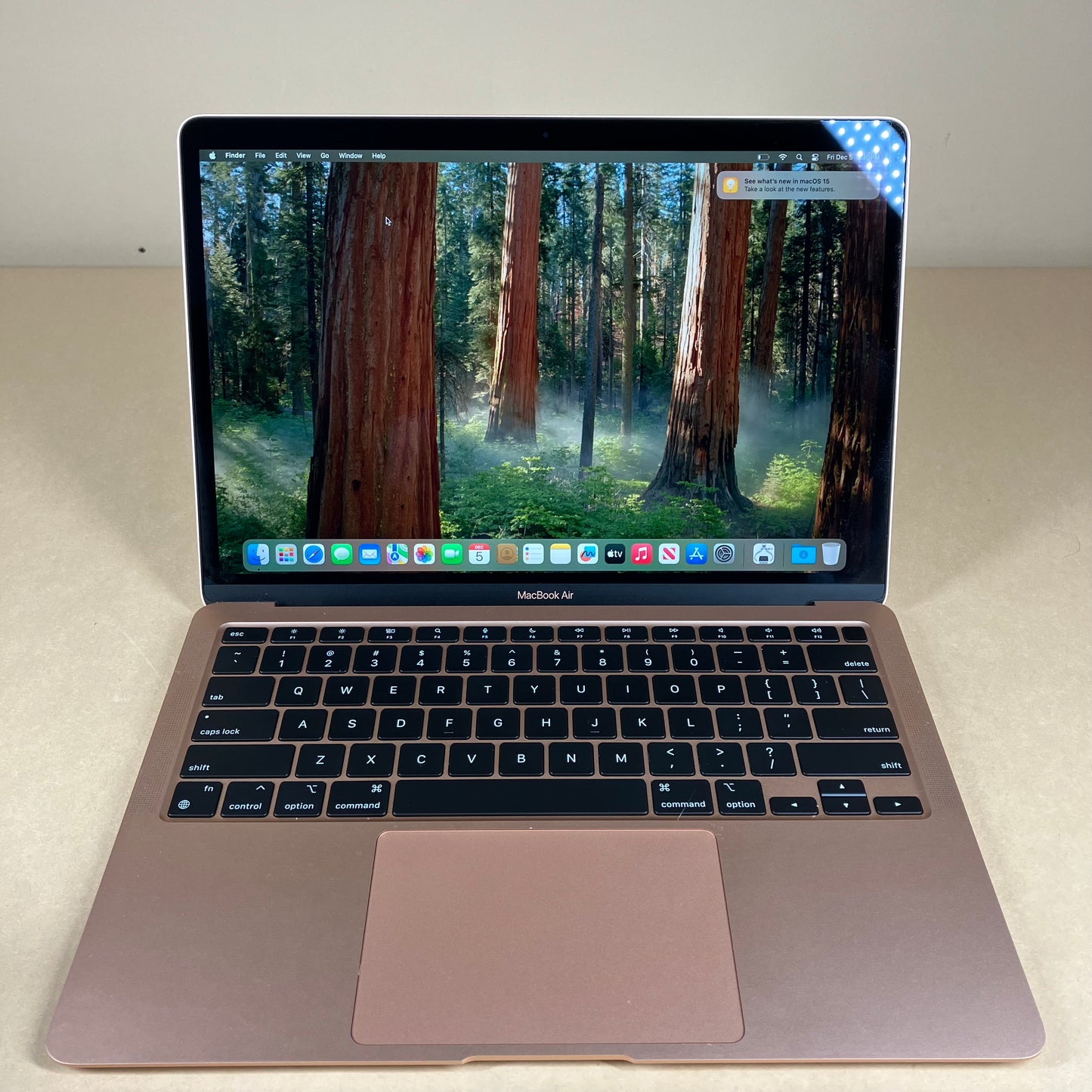 2020 Apple MacBook Air 13.3" M1 7 Core 3.2GHz 8GB RAM 256GB SSD MGND3LL/A