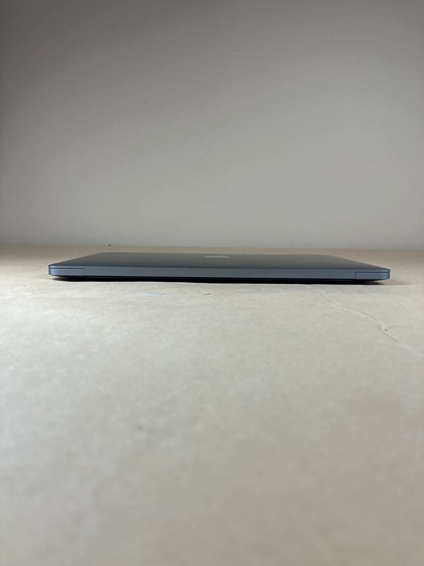 2020 Apple MacBook Air 13.3" i5 1.4GHz 8GB RAM 512GB SSD Silver A2289