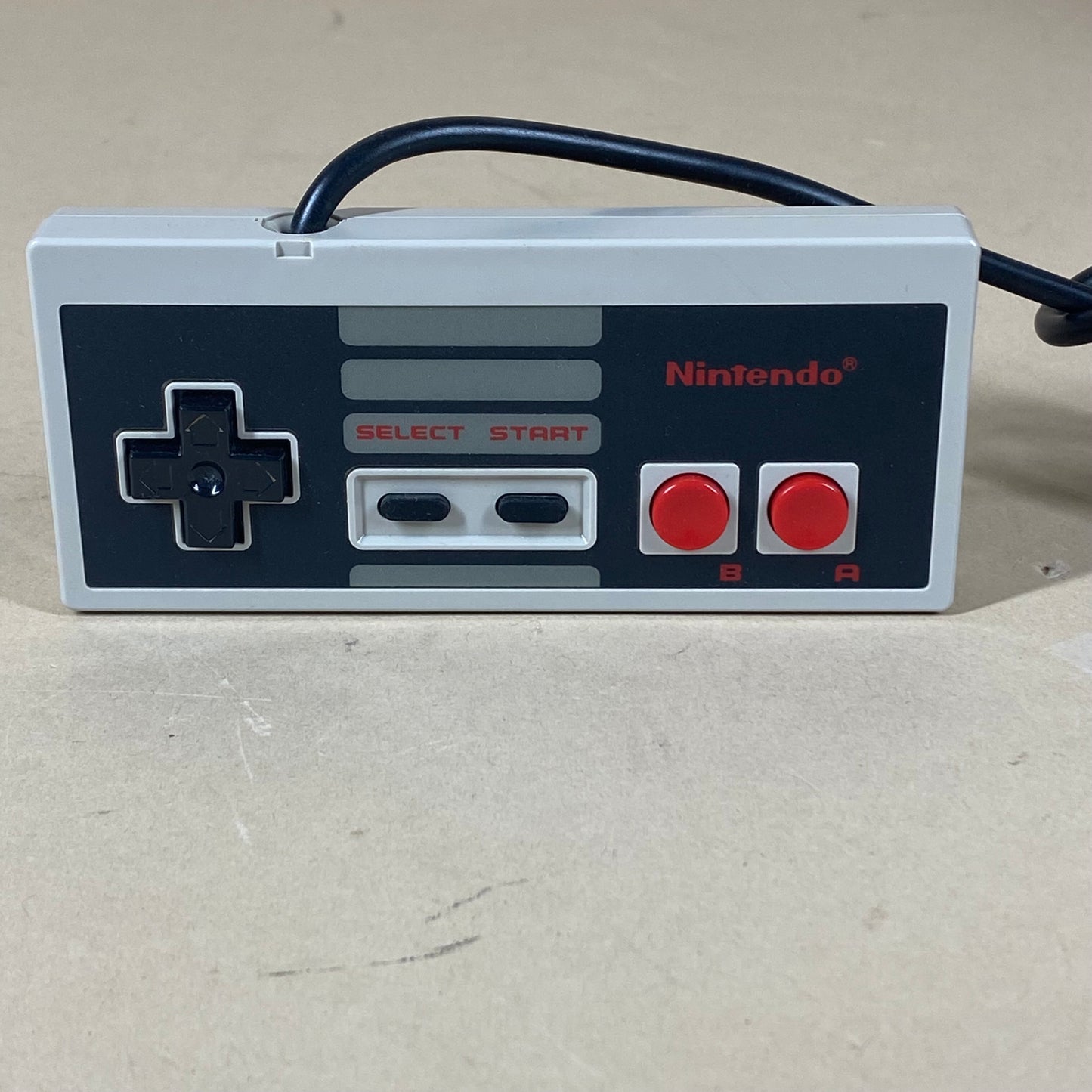 Nintendo Entertainment System NES Video Game Console NES-001 Gray Bundle