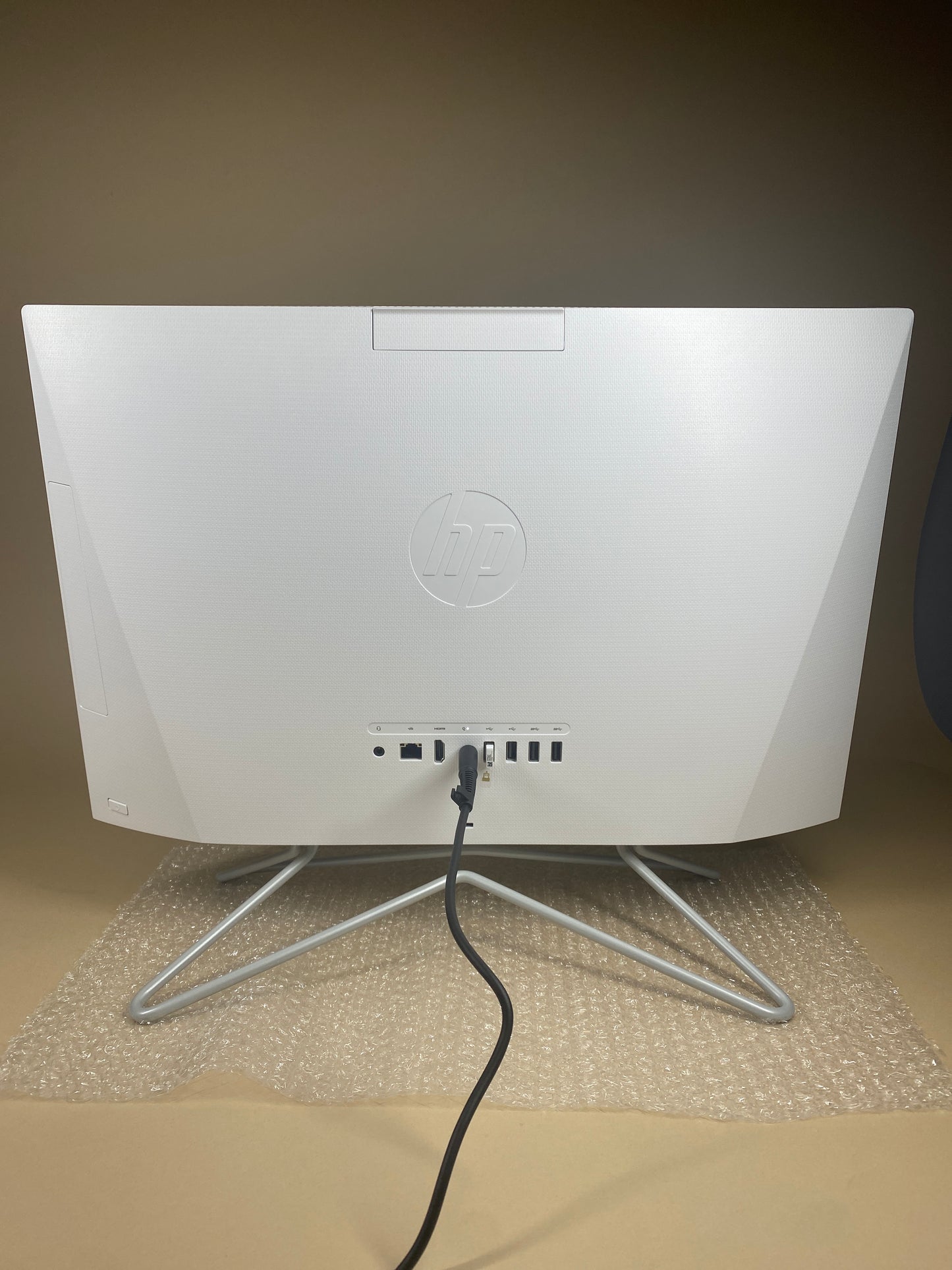 HP AIO 22-dd0143w 21.5" Pentium Silver J5040 2.00GHz 8GB RAM