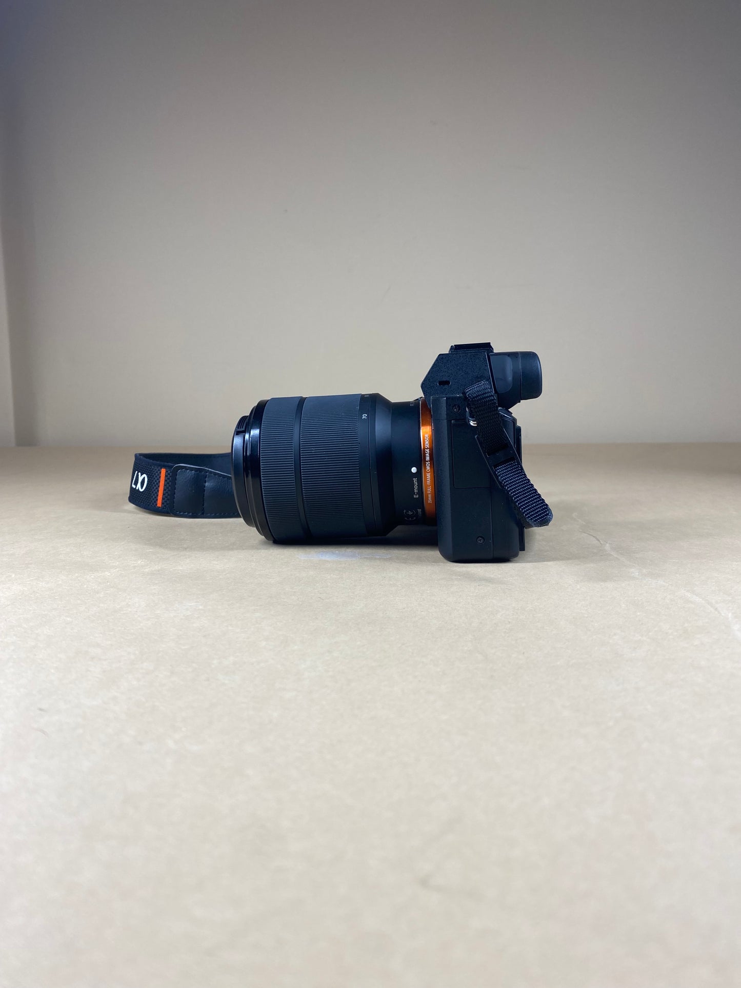 Sony Alpha 7 II 24.3MP Mirrorless Camera 382 Shutter Count 28-70mm Zoom Lens Kit