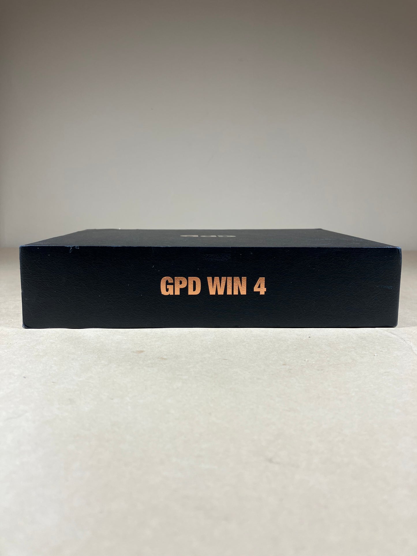 New GPD WIN 4 Handeld Gaming PC AMD RYZEN AI 9 HX 370 32GB RAM 4TB SSD (2025)