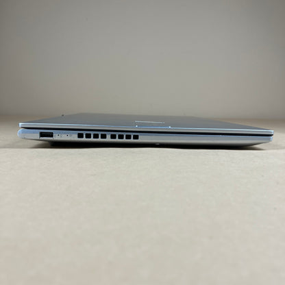 Asus Vivobook 17 K3704V 17.3" i9-13900H 2.6GHz 16GB RAM 1TB SSD