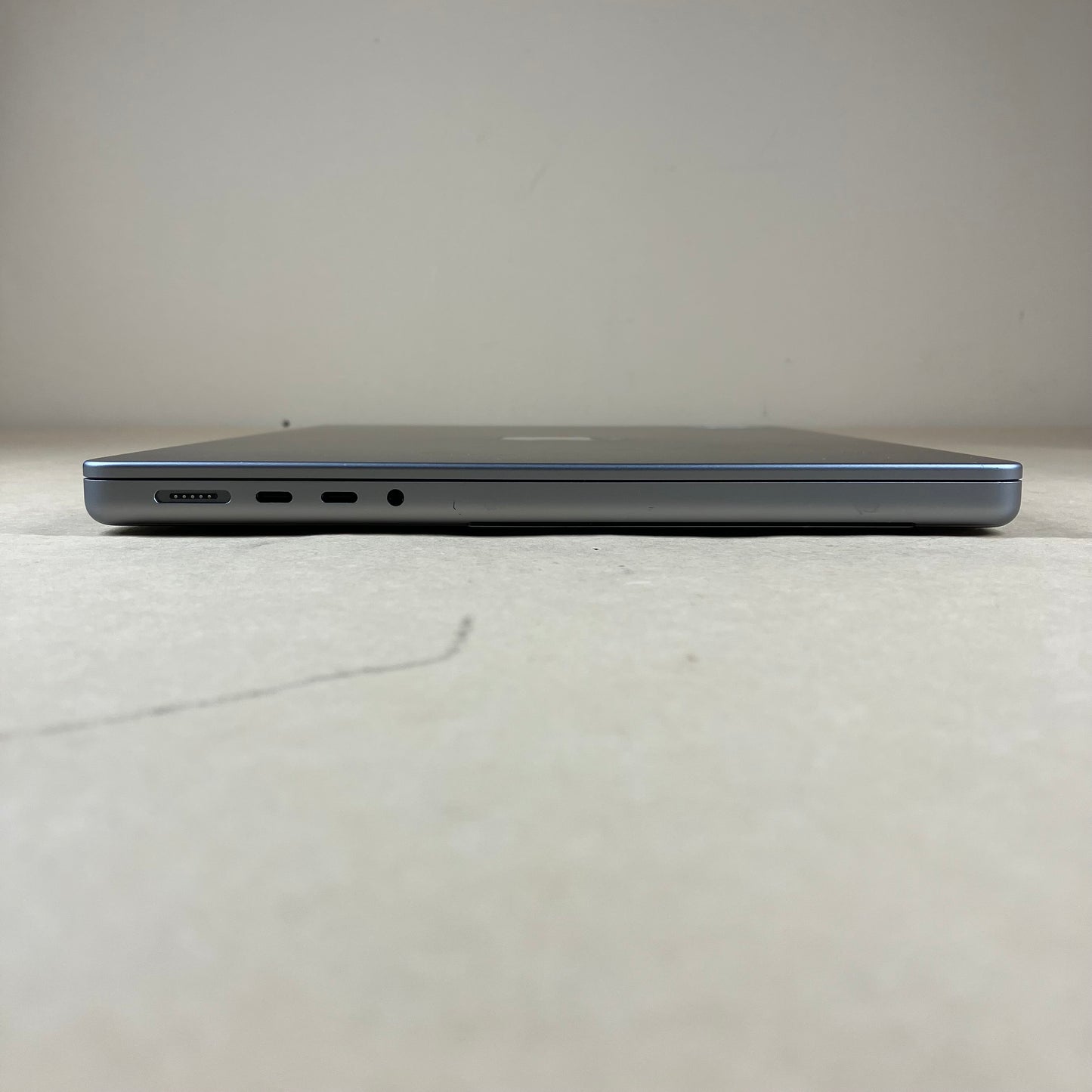 2021 Apple MacBook Pro 14" M1 Pro 14 Core 3.2GHz 16GB RAM 512GB SSD MKGP3LL/A