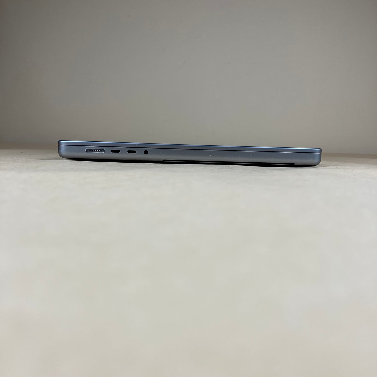 2023 Apple MacBook Pro 16" M2 Pro 19C GPU 3.5GHz 16GB RAM 512GB SSD A2780