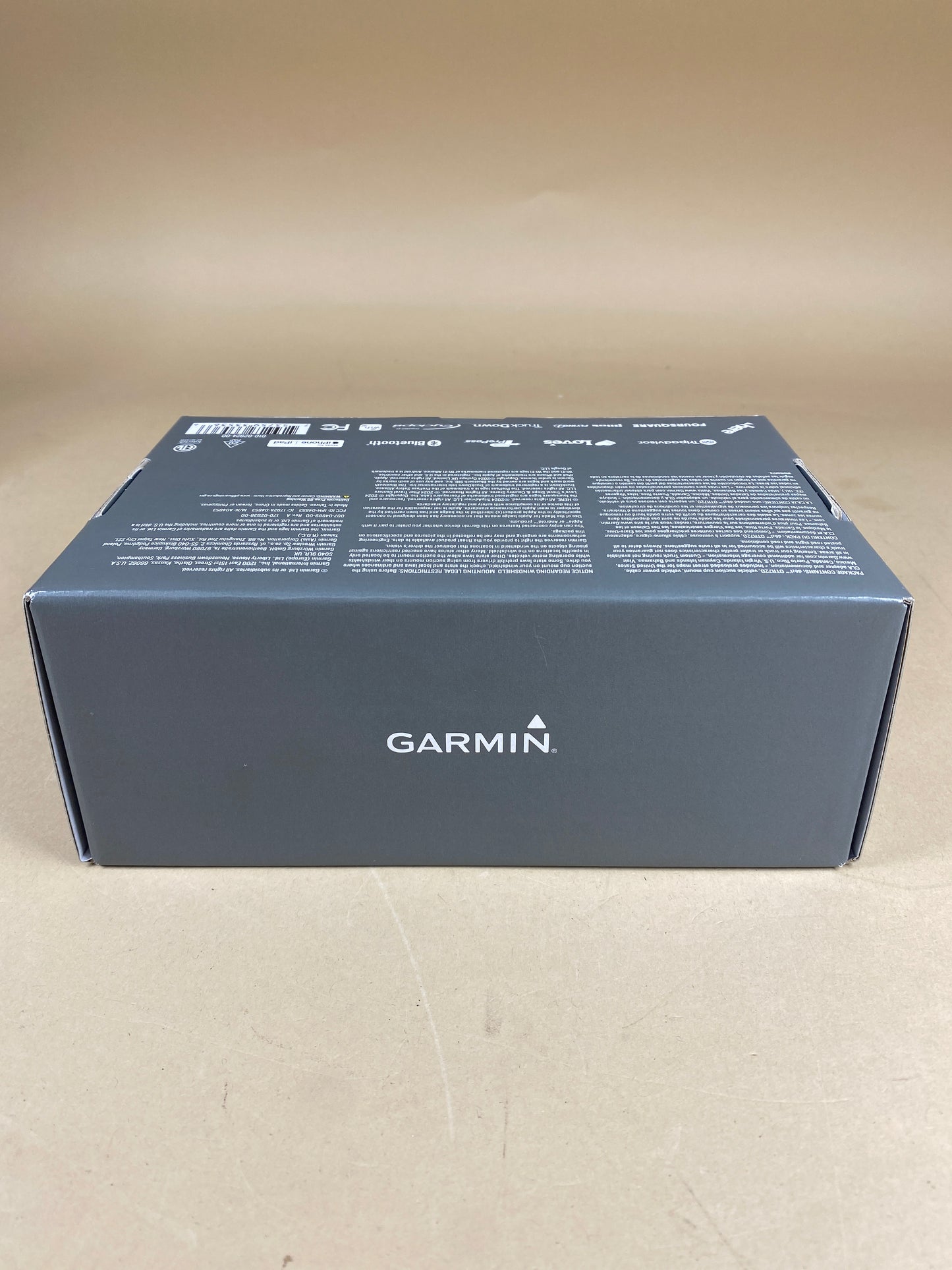 New Garmin Dezl Truck GPS Navigator OTR720