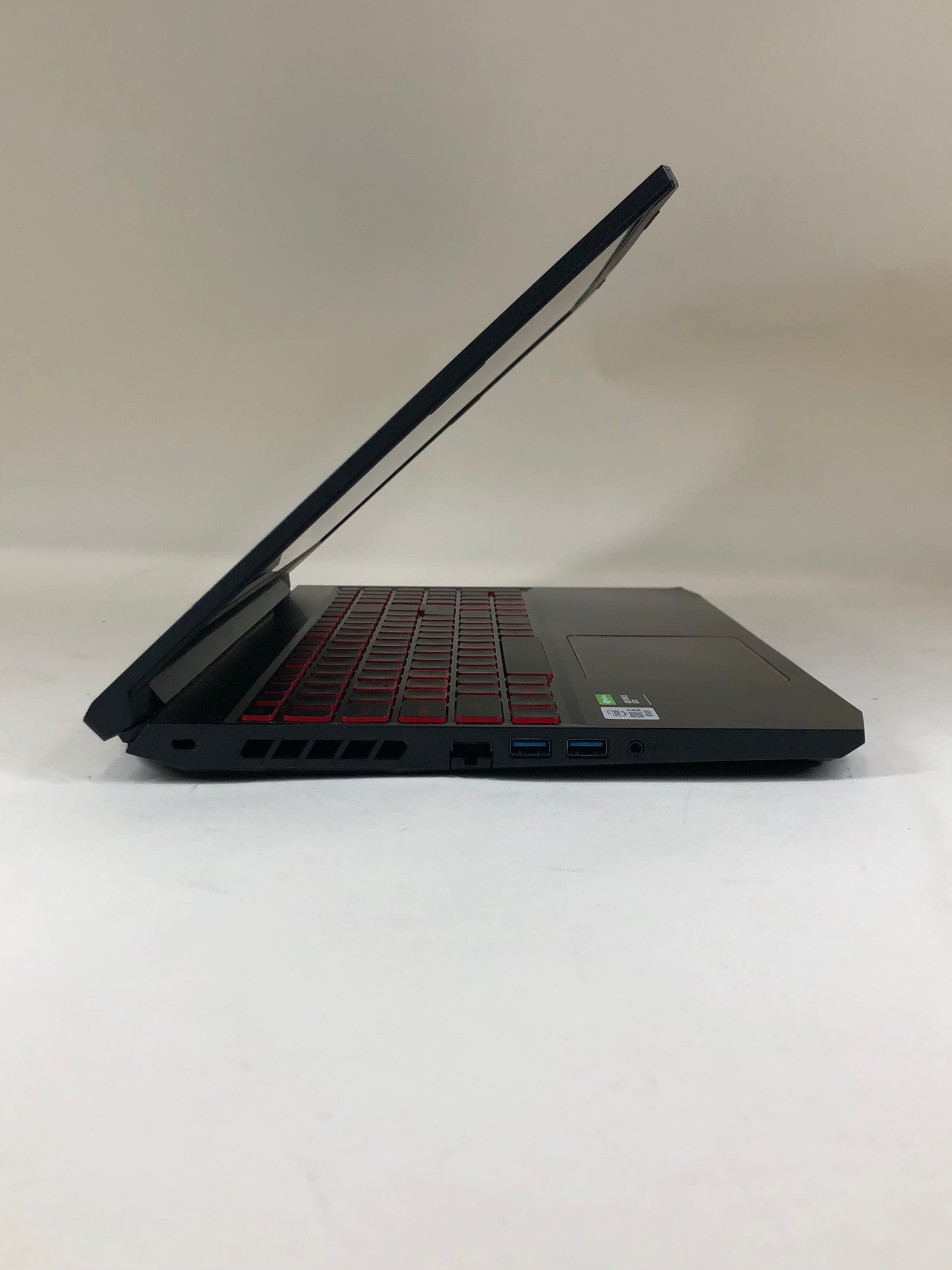 Acer Nitro 5 N20C1 15.6" i5-10300H 2.5GHz 8GB RAM 256GB SSD GeForce GTX 1650