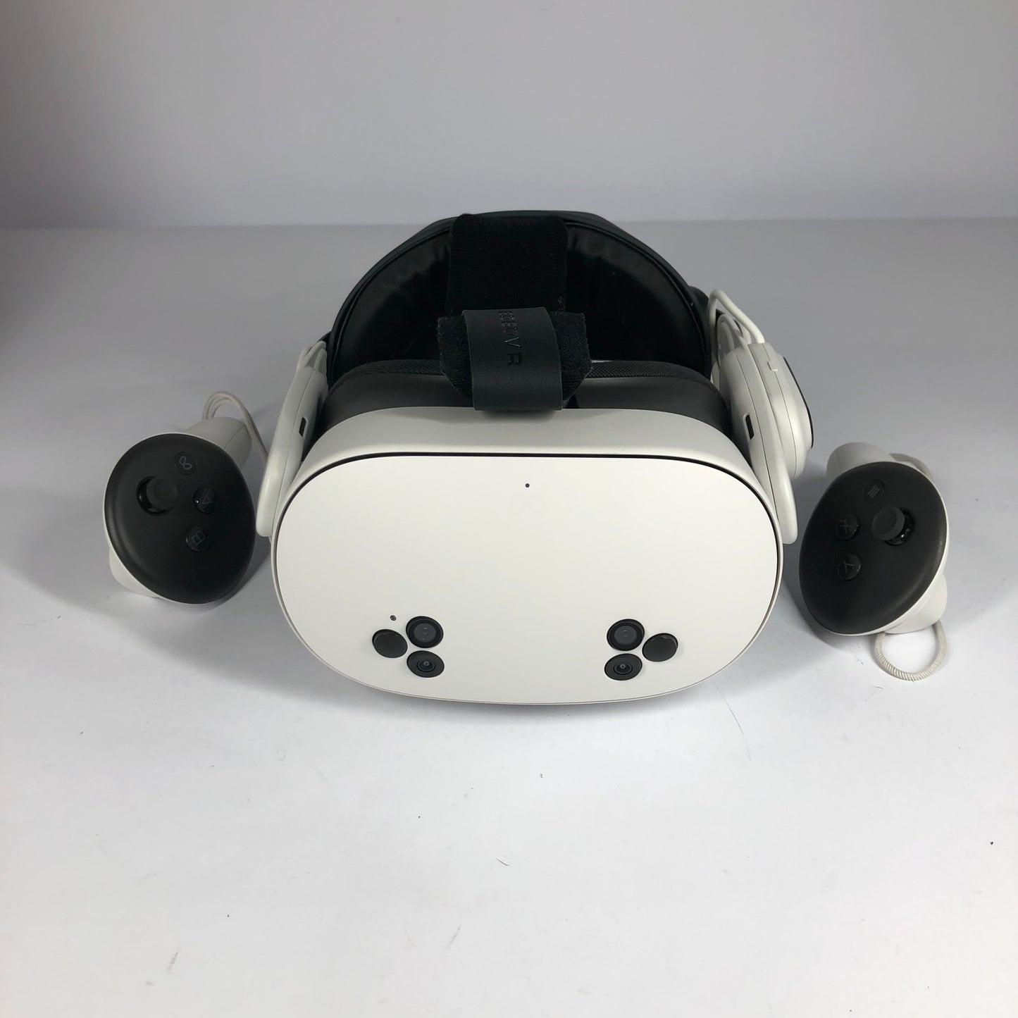 Meta Quest 3S 128GB Standalone All-in-One VR Headset P97