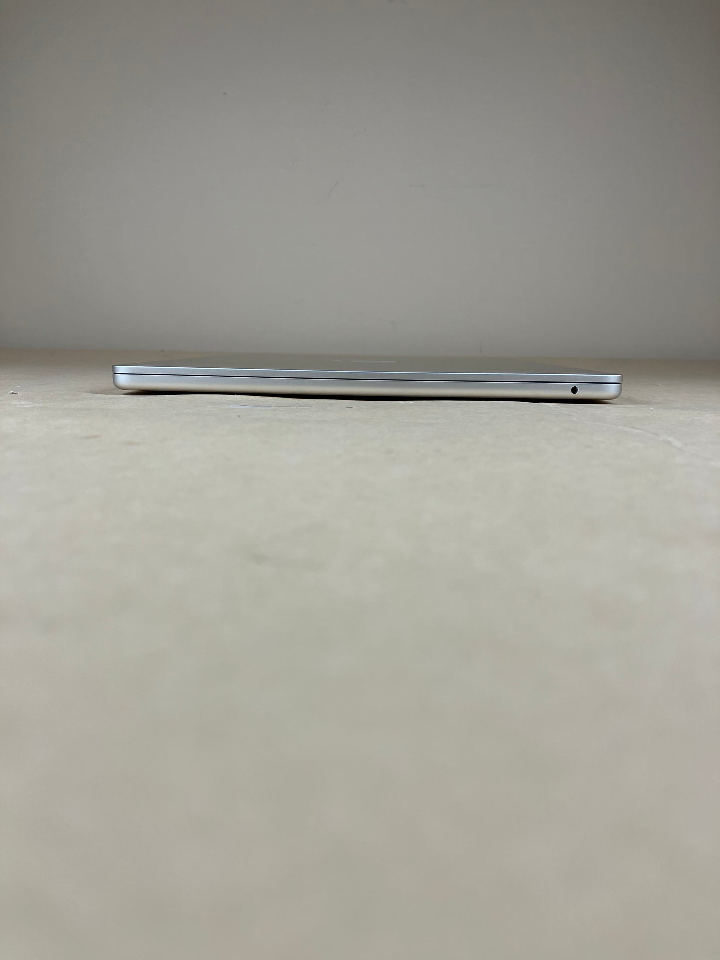 2023 Apple MacBook Air 15" M2 10C GPU 3.5GHz 8GB RAM 512GB SSD MQKV3LL/A