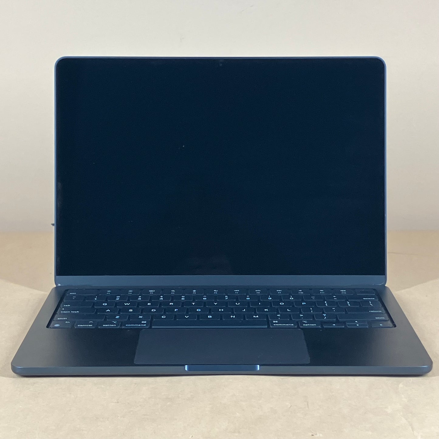 2022 Apple MacBook Air 13.6" M2 8C GPU 3.5GHz 8GB RAM 256GB SSD A2681