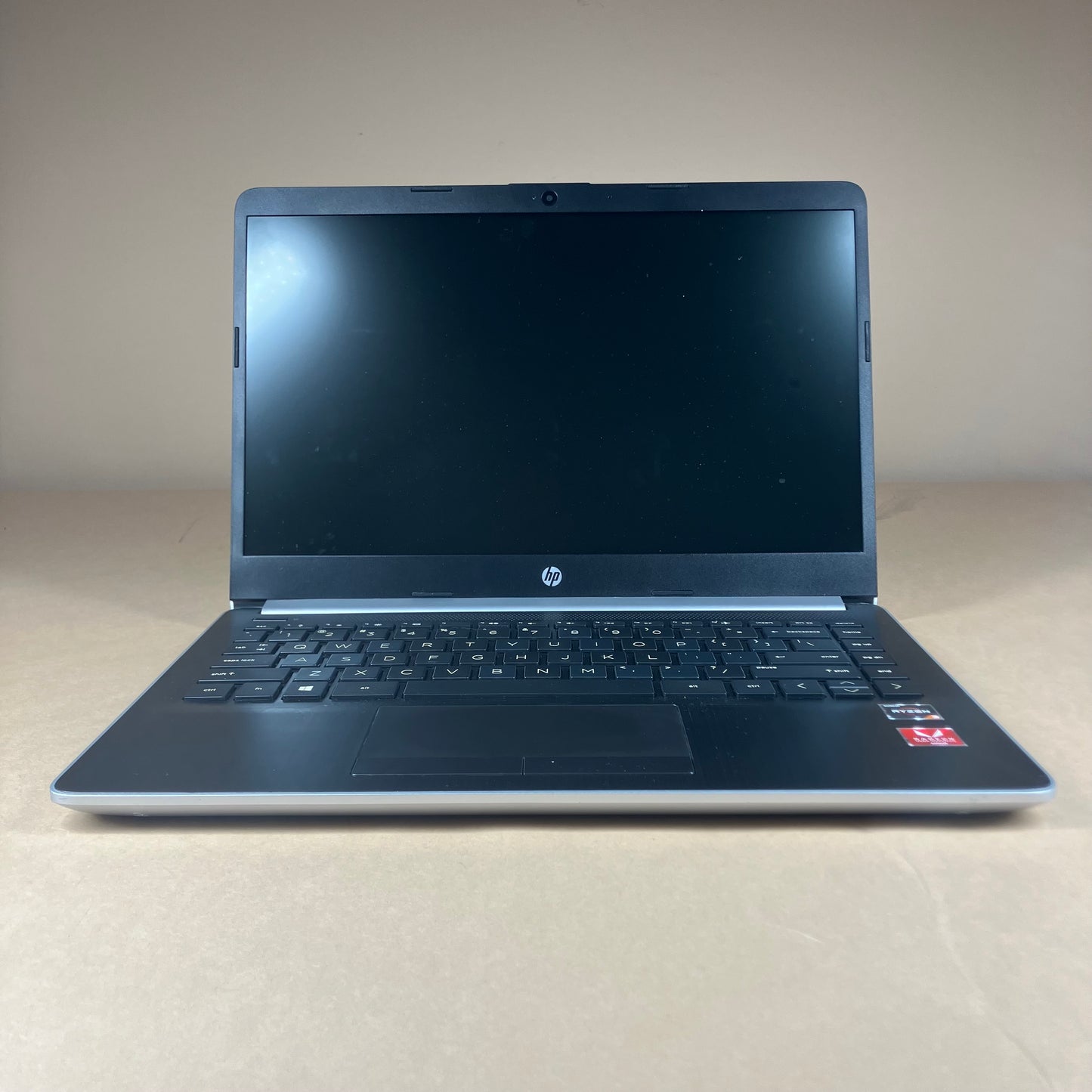HP Notebook 14-DK0022WM 14" Ryzen 3200U 2.6GHz 4GB RAM 128GB SSD Radeon Vega 3