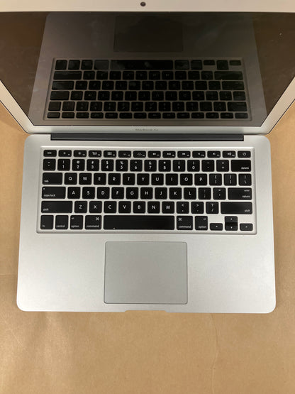 2017 Apple MacBook Air 13.3" i5 1.8GHz 8GB RAM 256GB SSD Silver A1466