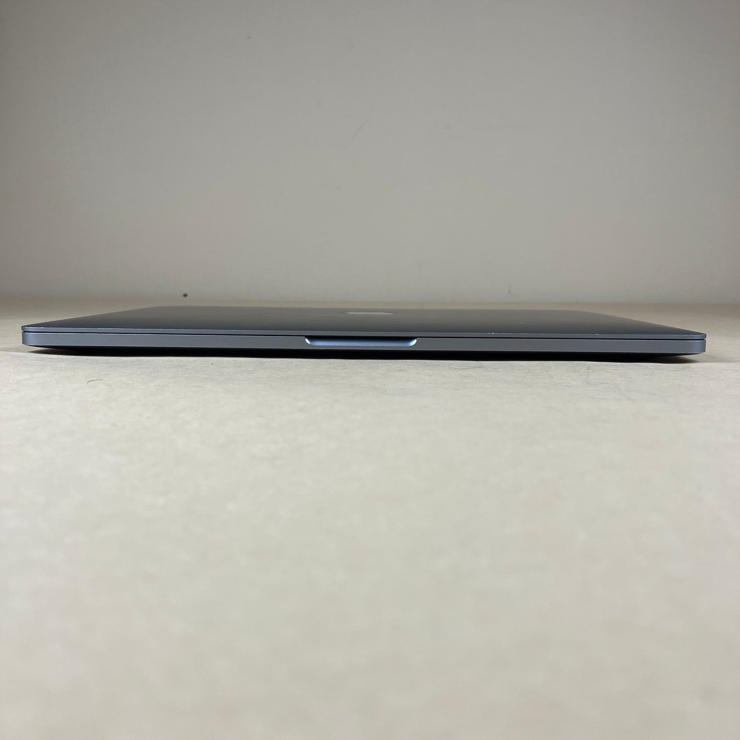 2018 Apple MacBook Air 13.3" i5 2.3GHz 8GB RAM 256GB SSD Space Gray A1989