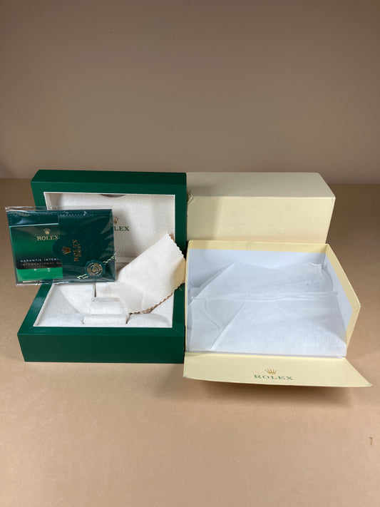 Rolex Watch Box SA - Geneve Suisse 39139.04 OYSTER M Green Wave